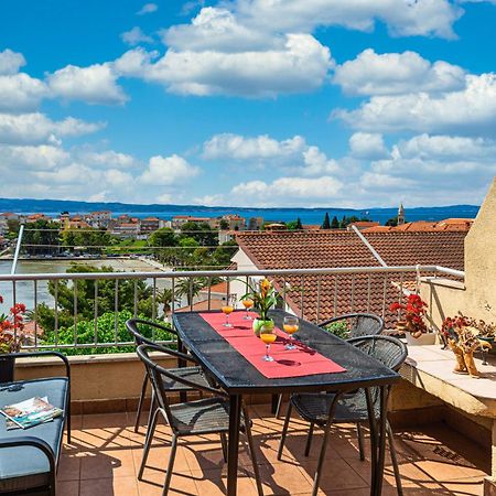Apartments Iskra Stobreč エクステリア 写真
