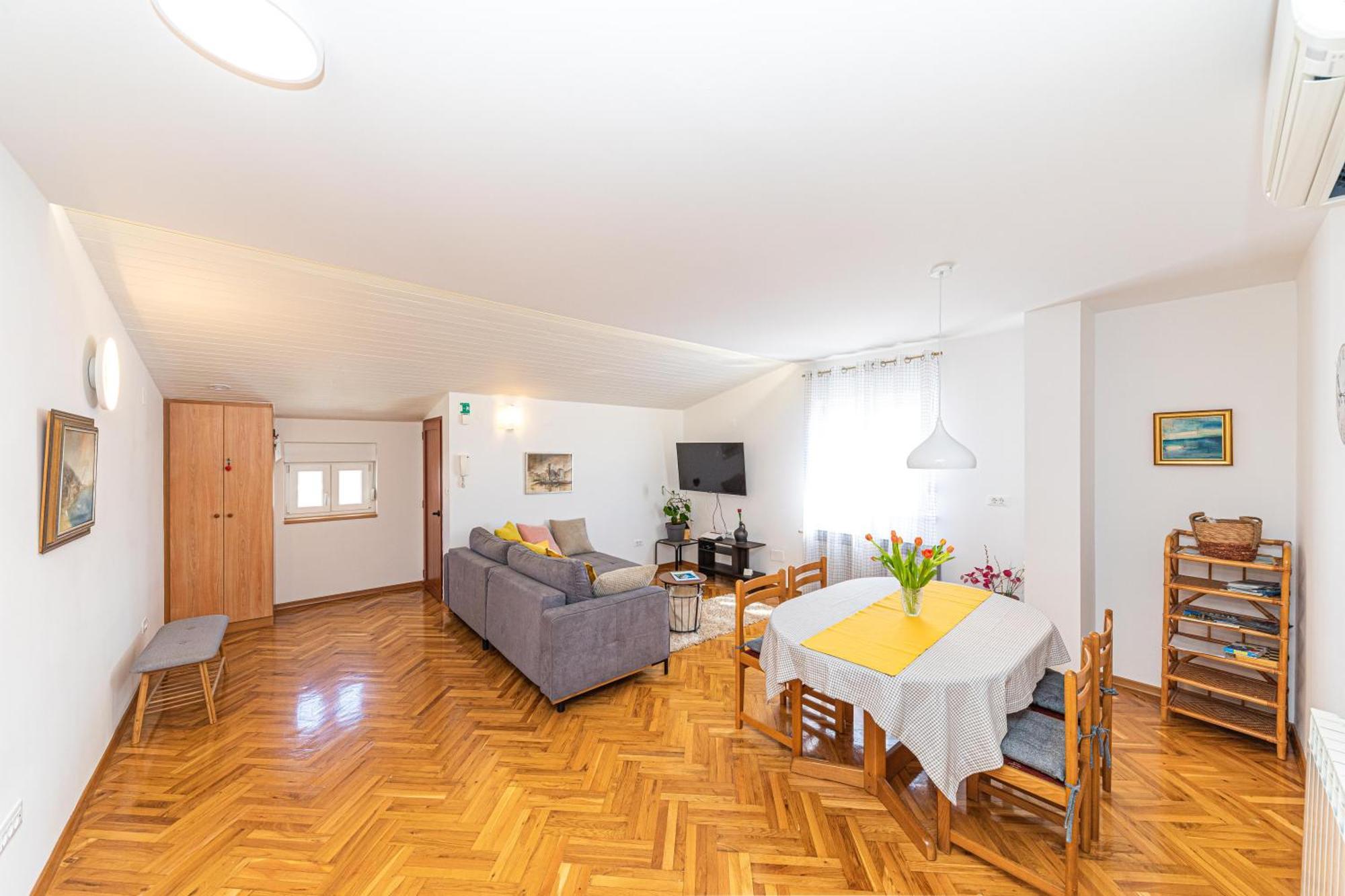 Apartments Iskra Stobreč エクステリア 写真