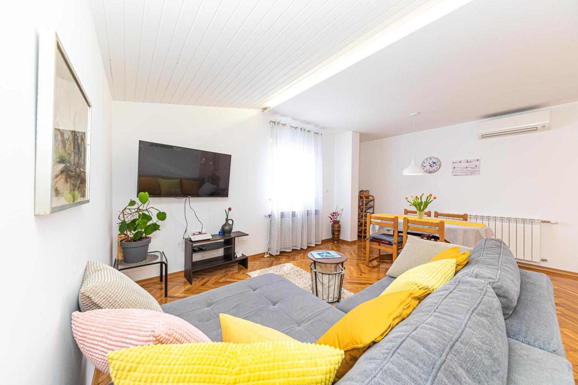 Apartments Iskra Stobreč エクステリア 写真
