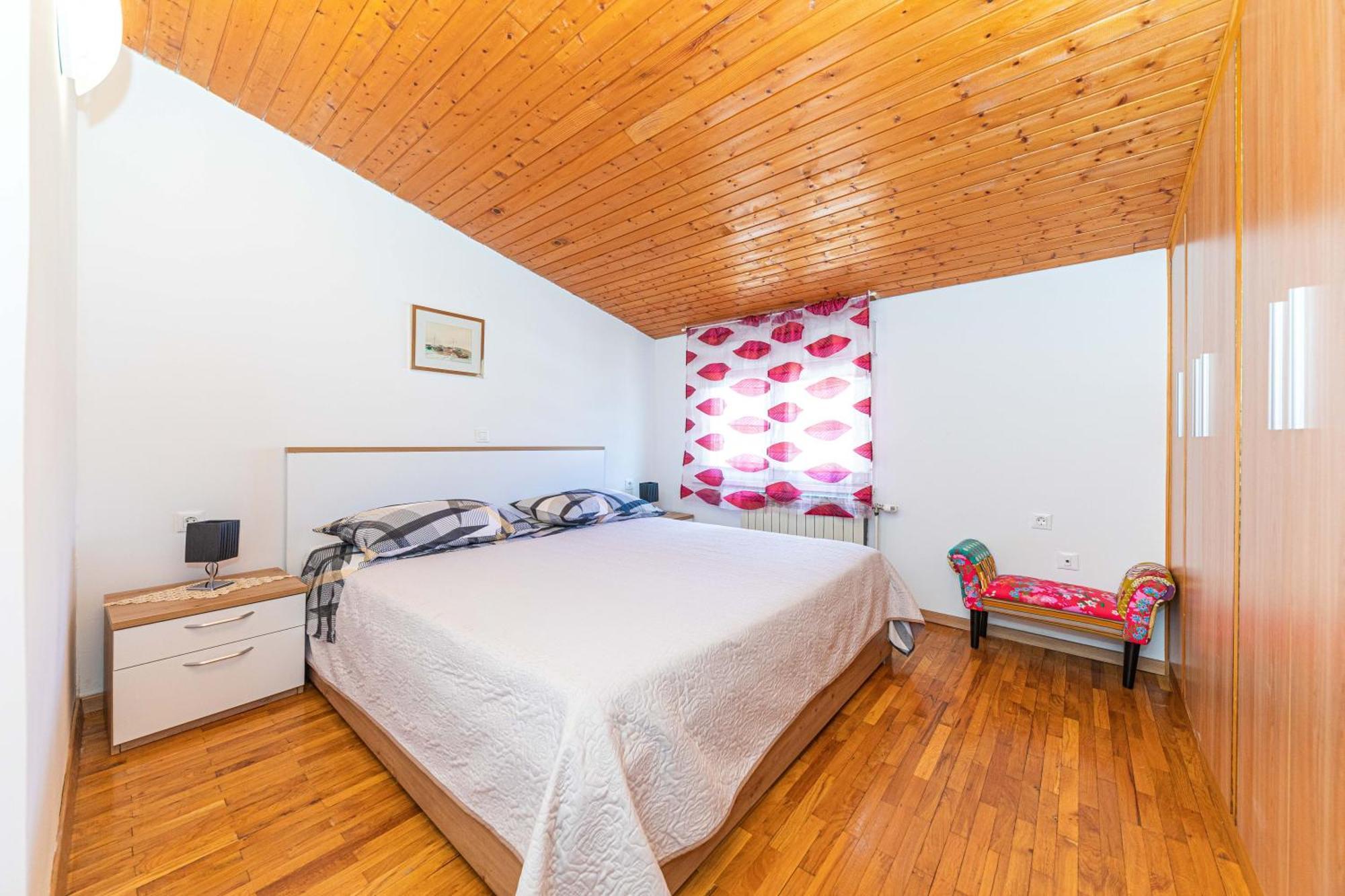 Apartments Iskra Stobreč エクステリア 写真