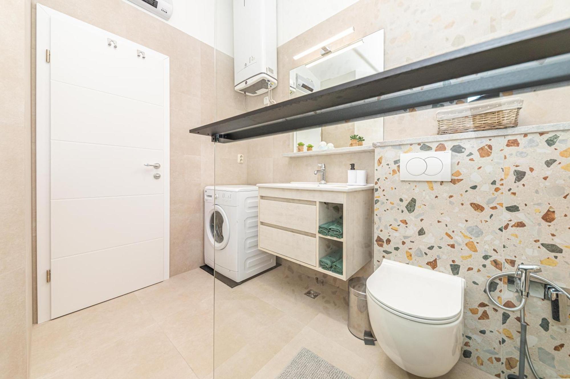 Apartments Iskra Stobreč エクステリア 写真